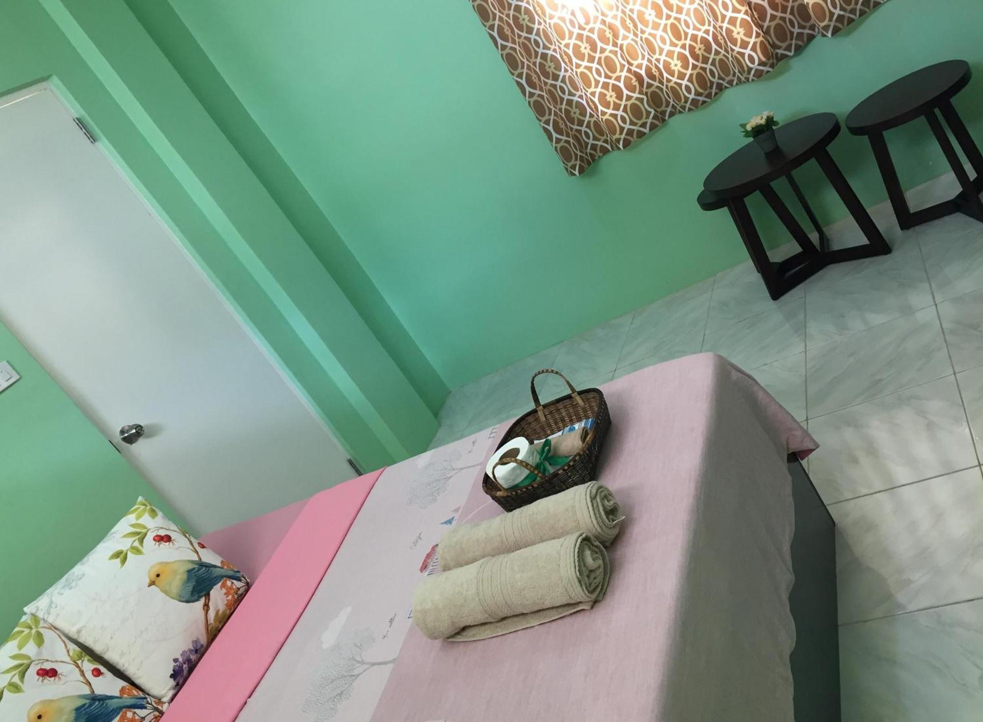 Andresas Homestay Лобок Экстерьер фото
