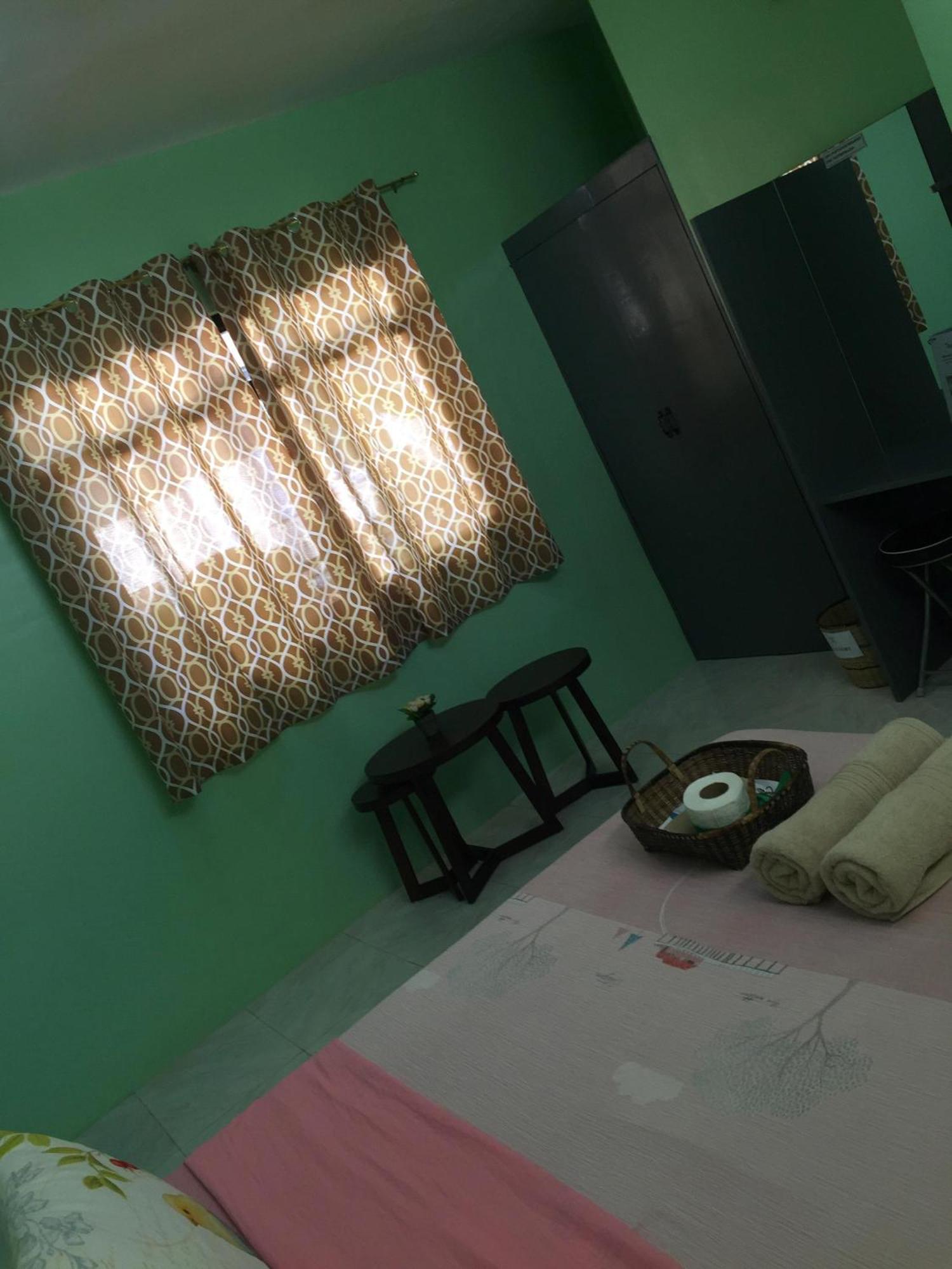 Andresas Homestay Лобок Экстерьер фото