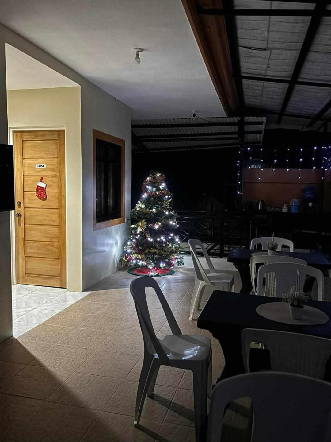 Andresas Homestay Лобок Экстерьер фото