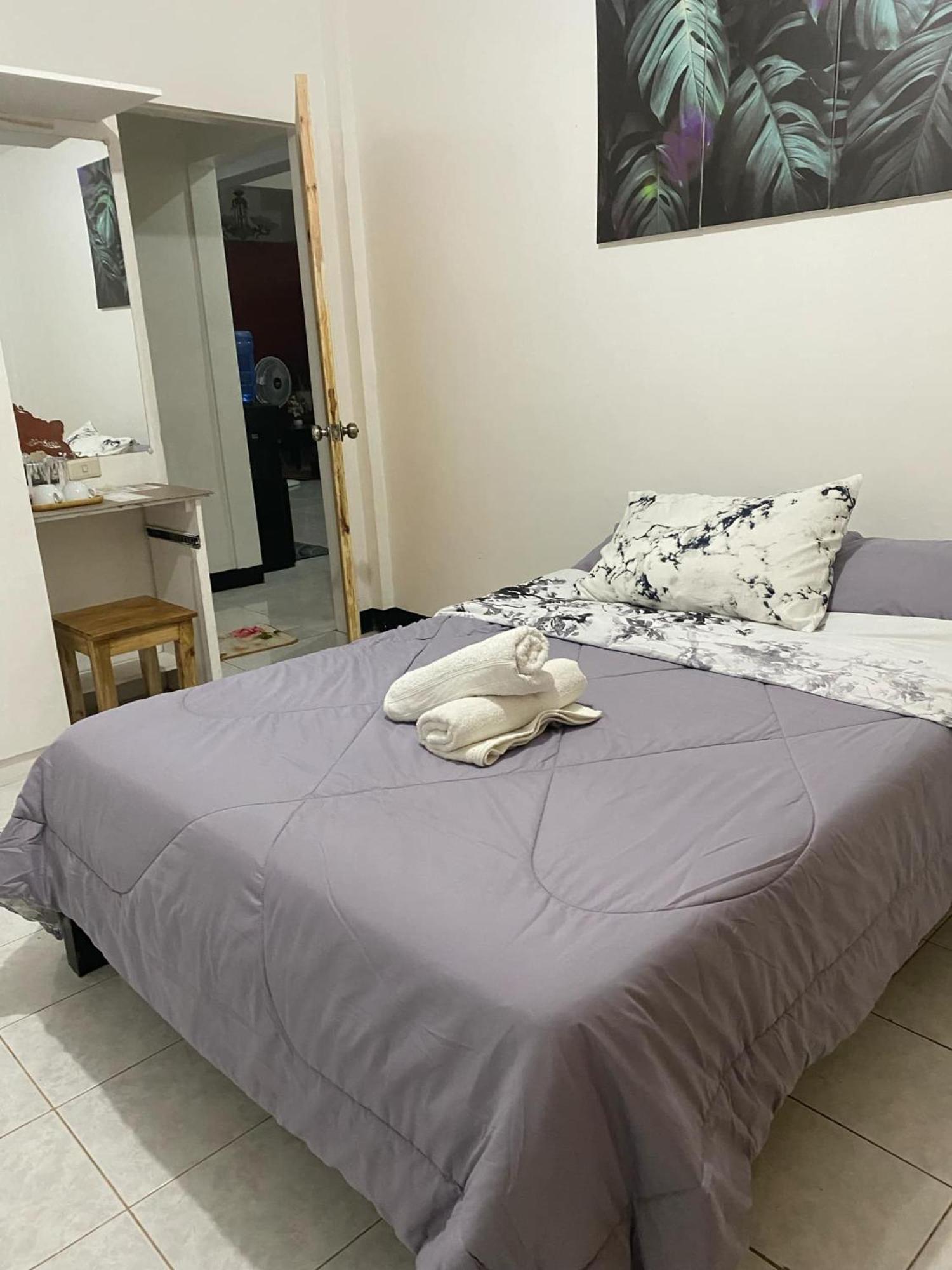 Andresas Homestay Лобок Экстерьер фото